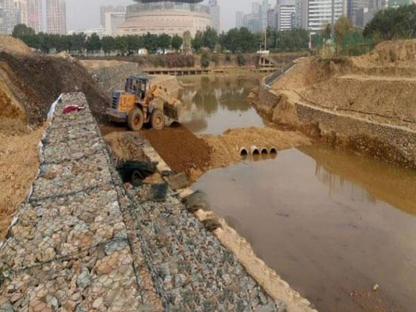 河道边坡雷诺护垫